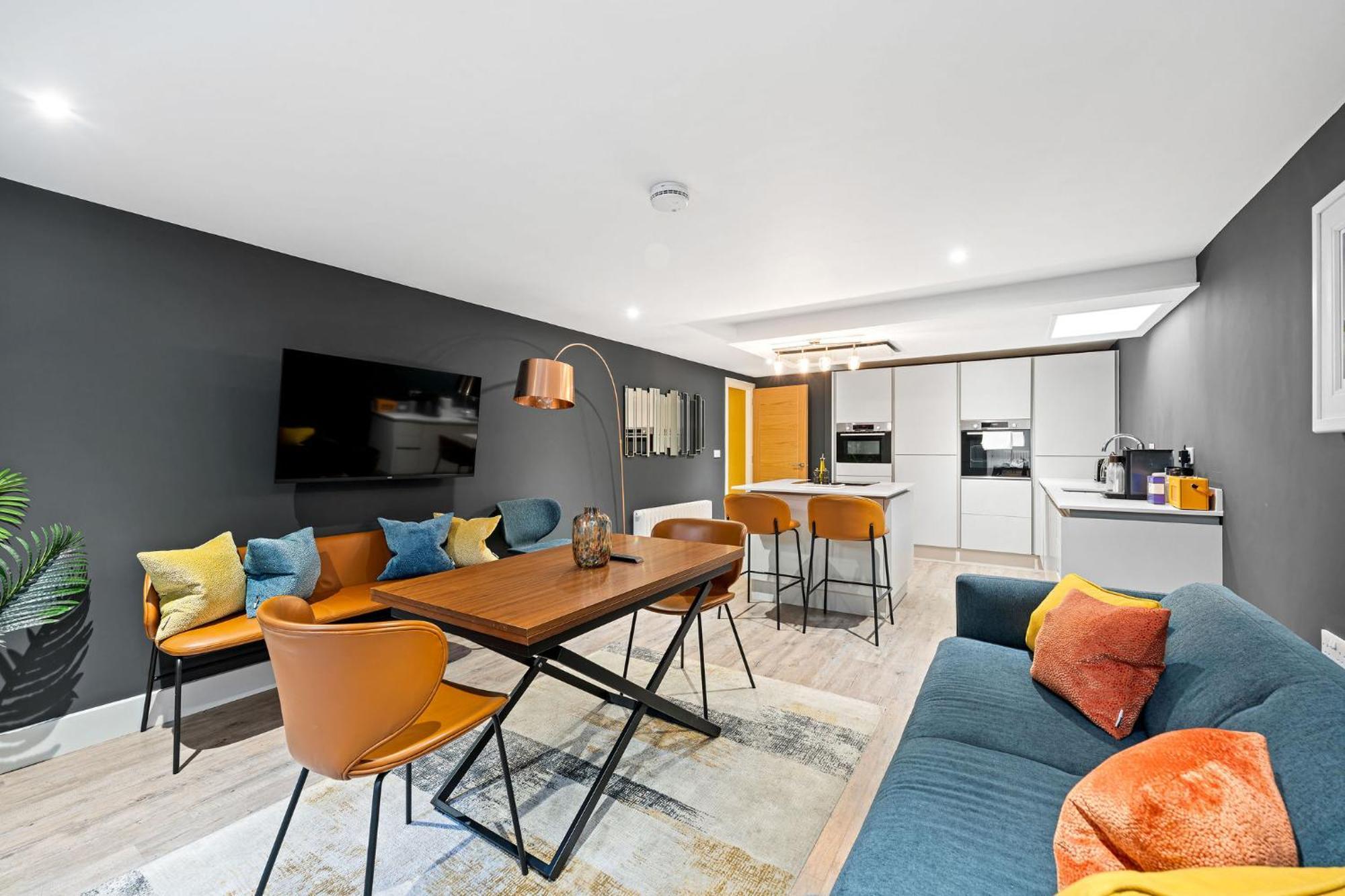Righ Properties - Luxury West End Artisan Apartment Единбург Екстериор снимка