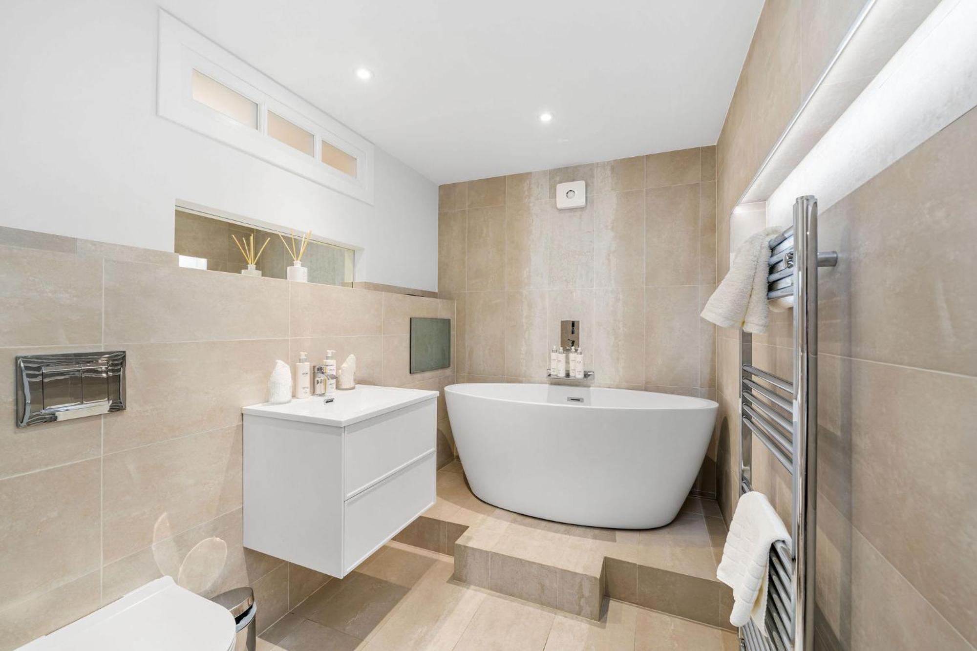 Righ Properties - Luxury West End Artisan Apartment Единбург Екстериор снимка
