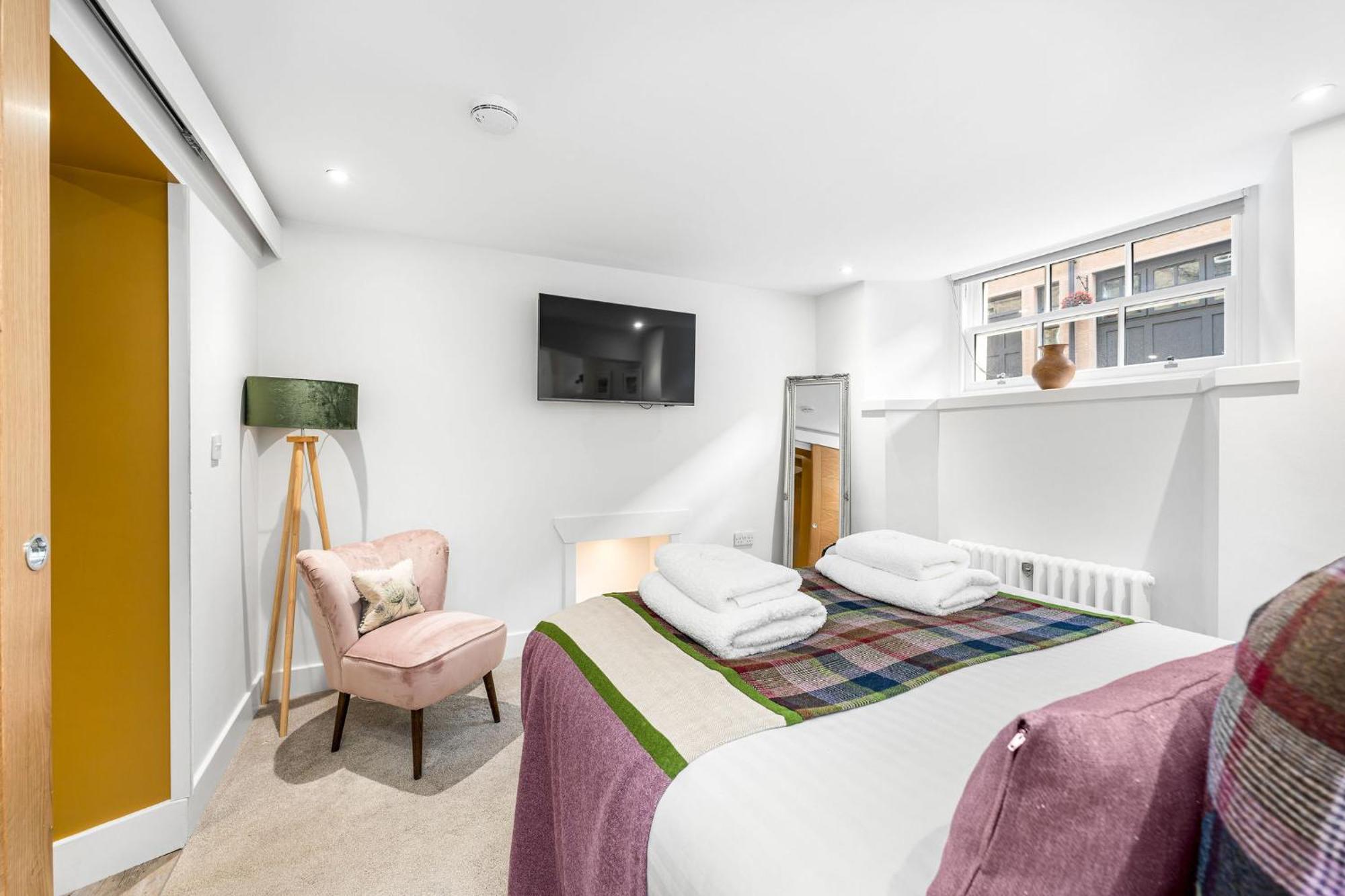 Righ Properties - Luxury West End Artisan Apartment Единбург Екстериор снимка